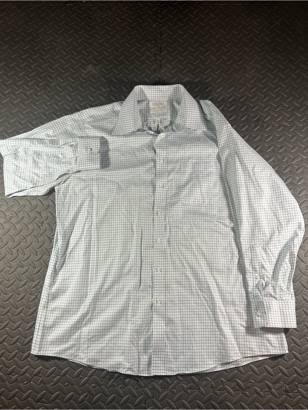 Roundtree & Yorke Light Blue and White Checked Casual Button-Down Shirt